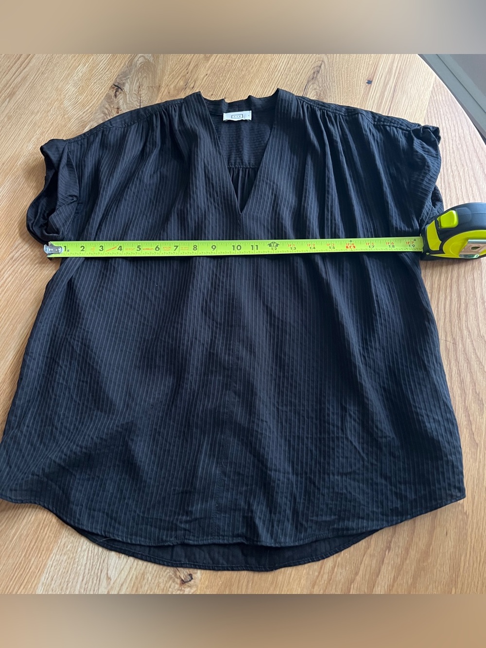 AYR Black V-Neck Cap Sleeve Top - Picture 6 of 10